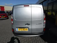 RENAULT Kangoo 1.5 dCi 95pk Work Edition / Bumpers in kleur / Cruise- Control Foto