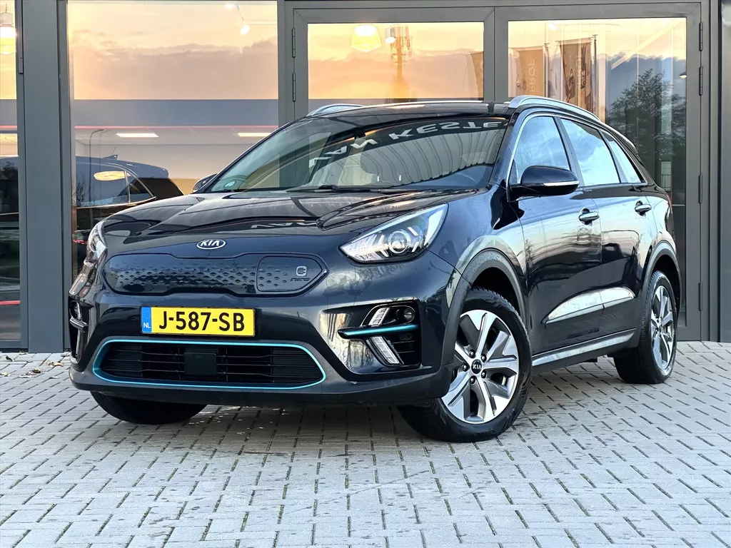 Kia e-Niro 204pk DynamicLine 64 kWh 3-Fase | Trekh. | Stoel + Stuurverw. | Cam. | Keyless | DAB |  NL Auto |