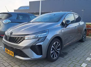 RENAULT Clio 1.6 E-Tech Hybrid 145pk Techno / 9,3 Navigatie / Camera / Stoelverwarming