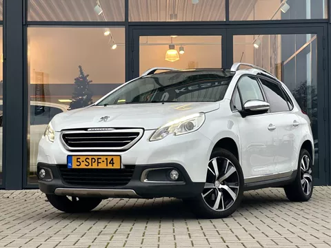 PEUGEOT 2008 1.6 VTi 120pk Féline | Trekh. | Pano | Alcantara | Climate | LMV | NL Auto |