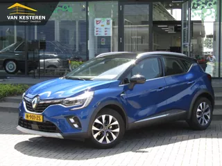 RENAULT Captur TCe 101pk Intens / Navigatie / Dakrails / 4 Seizoen banden / Compleet dealer O.H