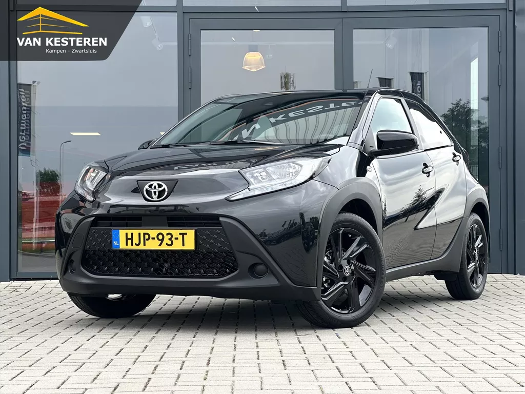 TOYOTA Aygo X 1.0 VVT-i MT 72pk Play | C.C. | Cam. | 17" LMV | 1e eig. | Carplay | Nieuwstaat! | NL Auto |