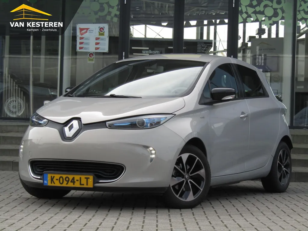 RENAULT Zoe R90 92pk Bose inclusief Batterij / Trekhaak / Navigatie / Camera / Stoelverwarming /  Compleet dealer O.H.