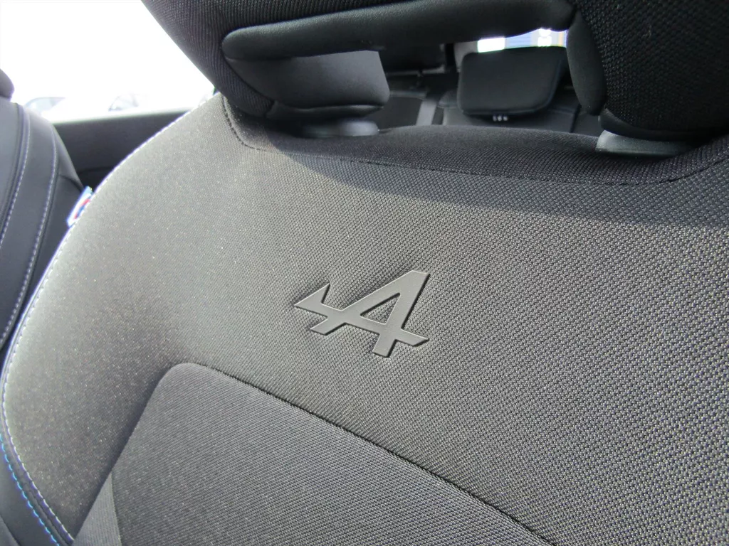 RENAULT Symbioz 1.6 E-Tech full hybrid 160pk Aut Esprit Alpine / Panoramadak / Harman Kardon / Pack Winter RENAULT Symbioz 1.6 E-Tech full hybrid 160pk Aut Esprit Alpine / Panoramadak / Harman Kardon / Pack Winter