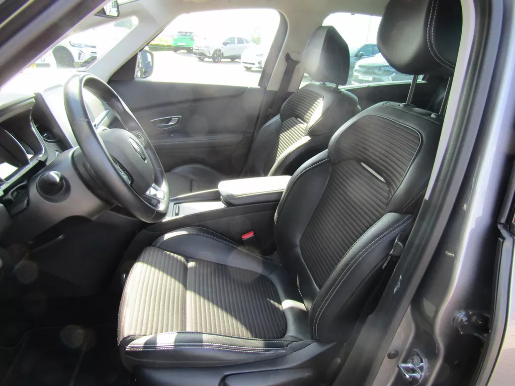 Renault Scénic 1.2 TCe 130pk Intens / Trekhaak / Navigatie / Camera / Blindspot Renault Scénic 1.2 TCe 130pk Intens / Trekhaak / Navigatie / Camera / Blindspot