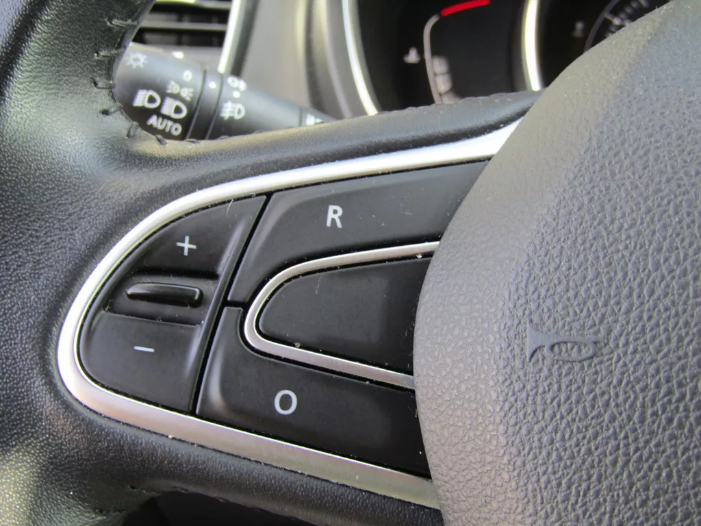 Renault Scénic 1.2 TCe 130pk Intens / Trekhaak / Navigatie / Camera / Blindspot Renault Scénic 1.2 TCe 130pk Intens / Trekhaak / Navigatie / Camera / Blindspot