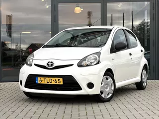 TOYOTA Aygo 1.0 VVT-i 5D Now | Airco | Nav. | C.V. |  Dealer O.h.| NL Auto |