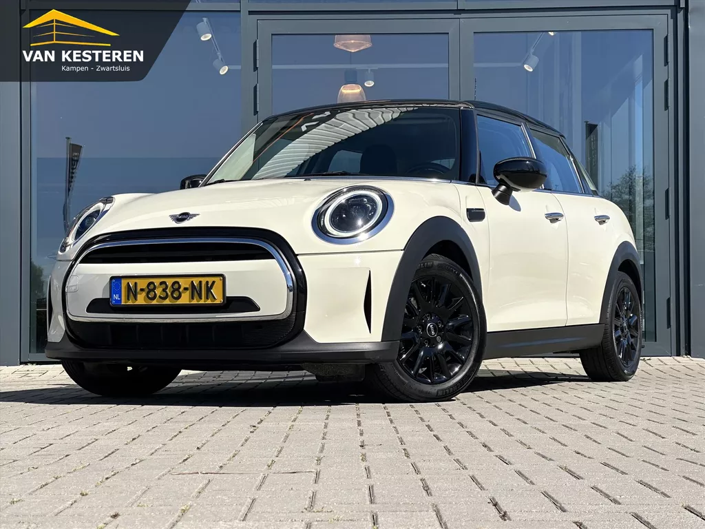 Mini Cooper 1.5 136pk Aut. Business Edition | Facelift | NAV 8,8 Scherm | LED | PDC | Sportstoelen | Carplay | Zwart dak | NL Auto |